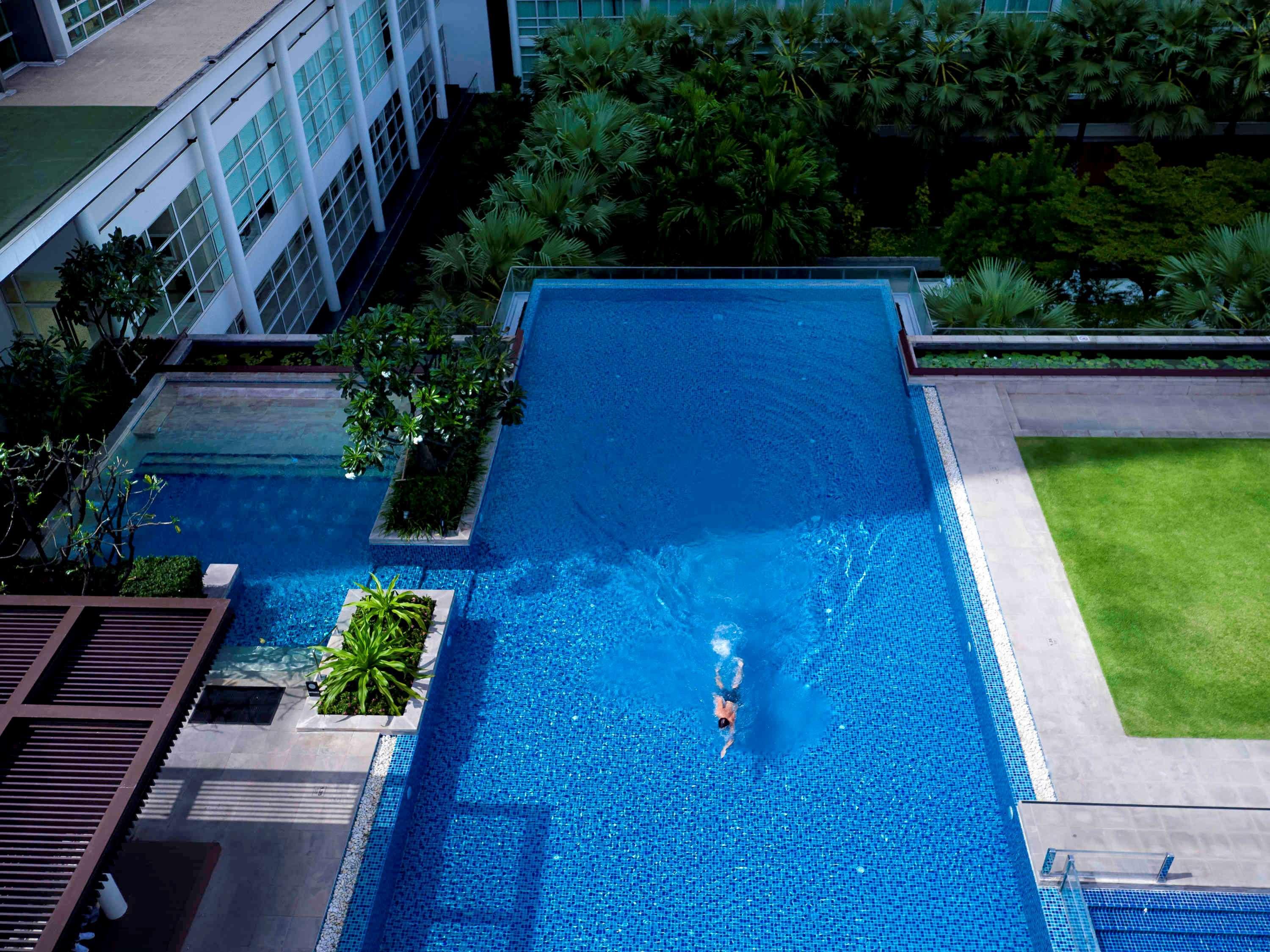 Pullman Bangkok King Power Hotel Exterior foto Infinity pool at The Park, Hyderabad