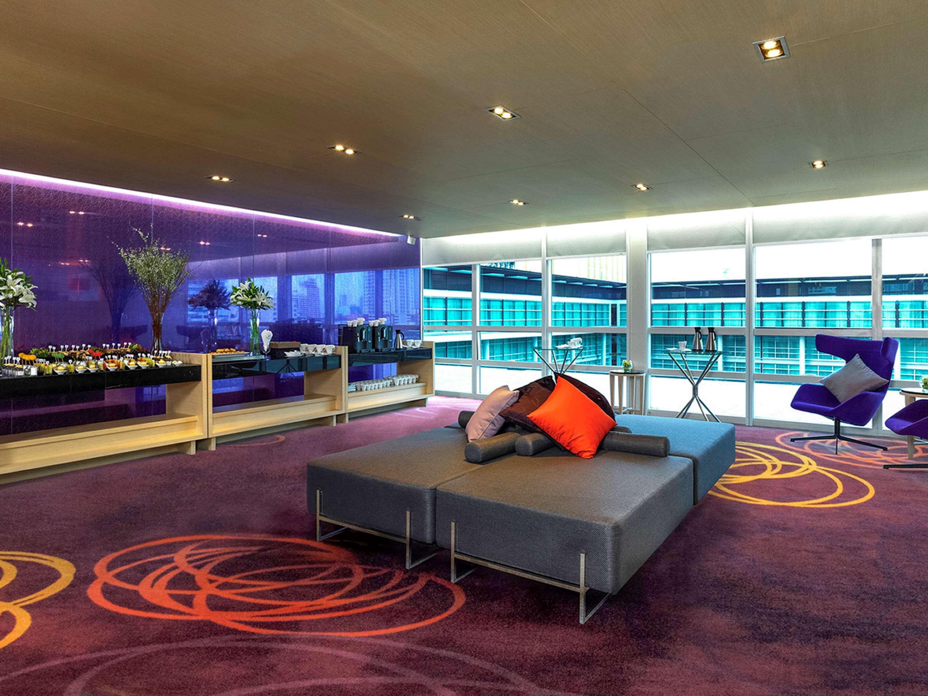 Pullman Bangkok King Power Hotel Exterior foto The interior of the W lounge at London Heathrow Airport