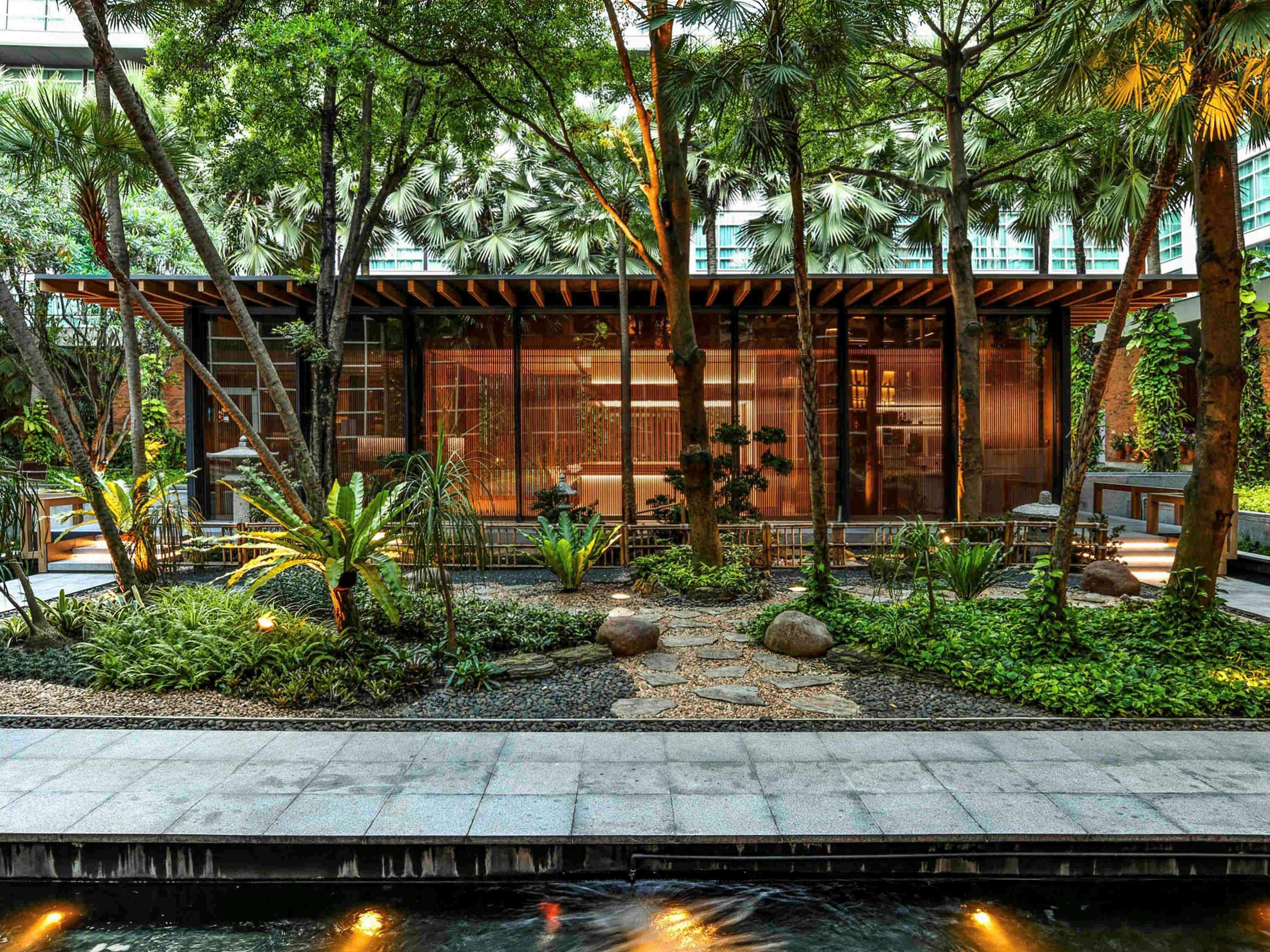 Pullman Bangkok King Power Hotel Exterior foto The Forest
