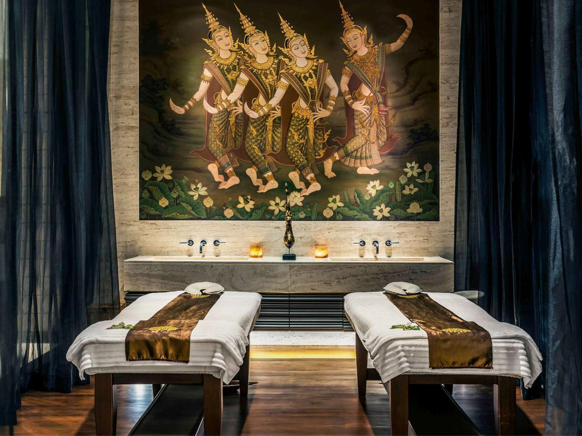 Pullman Bangkok King Power Hotel Exterior foto Thai spa
